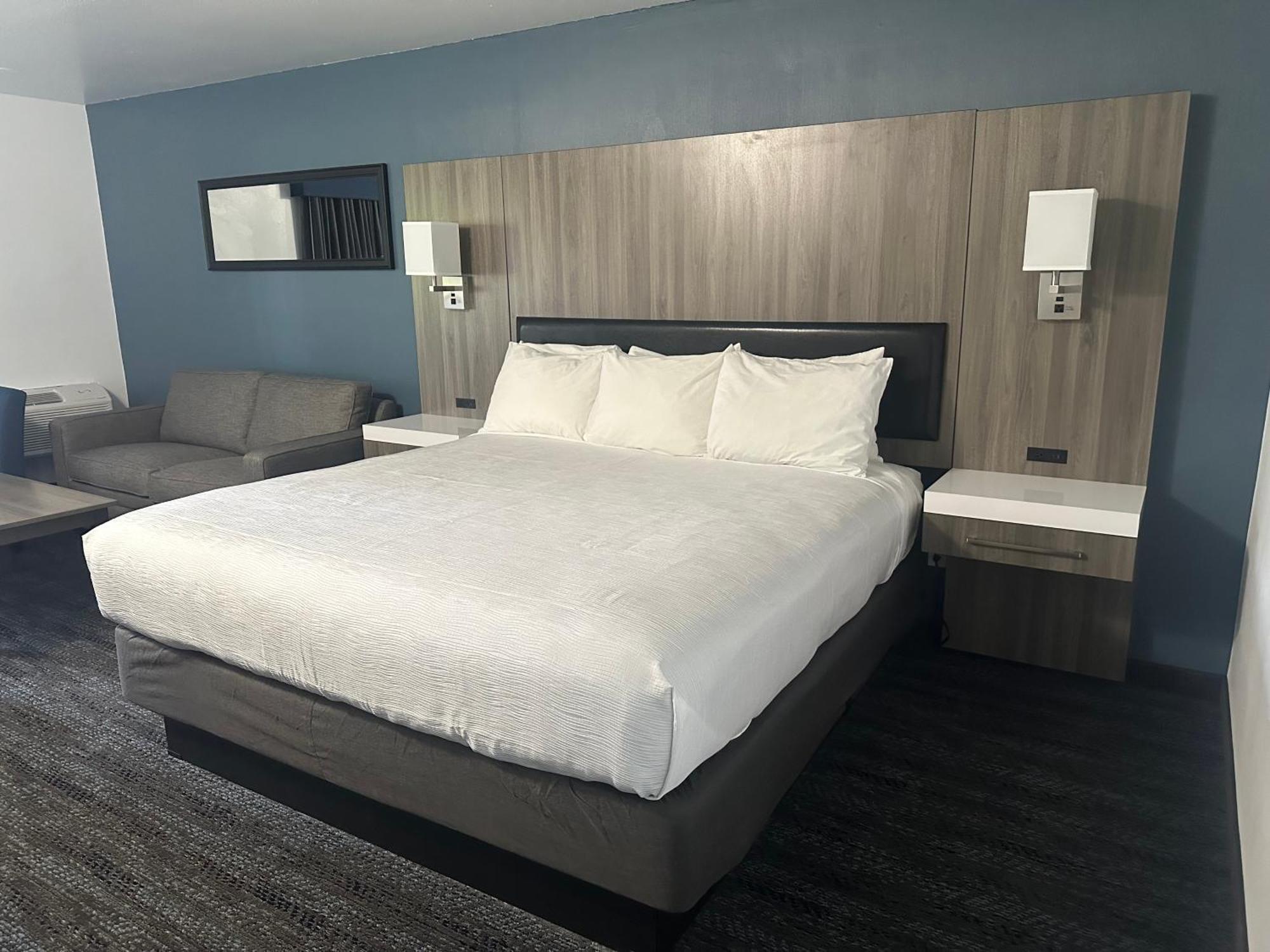 Hotel Oyster Bay & Bremerton