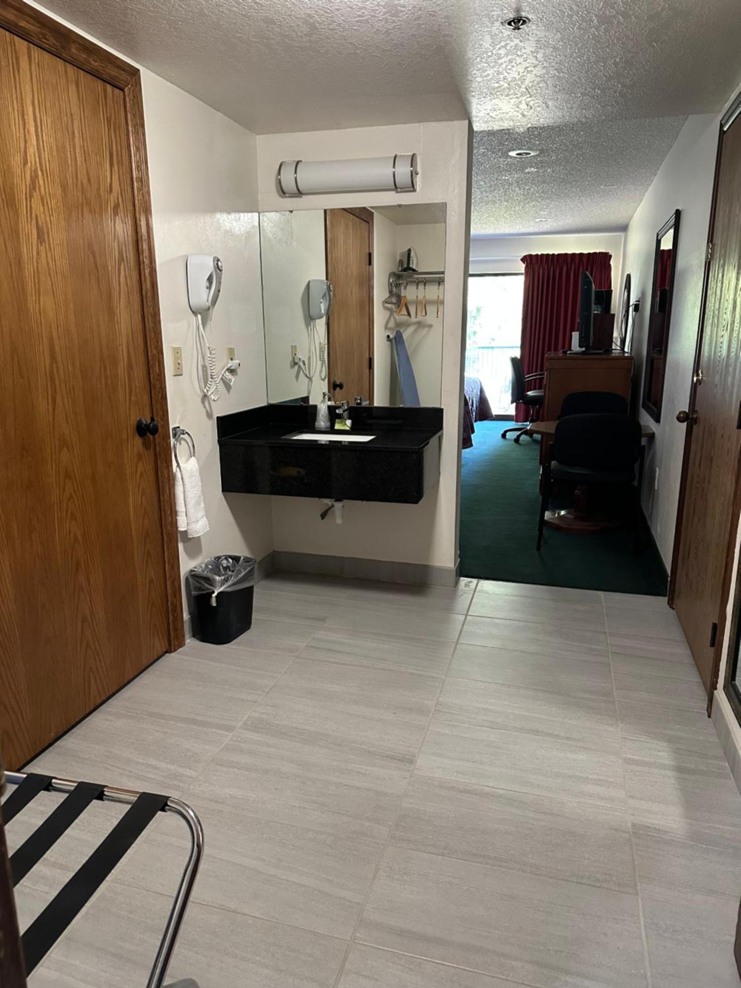 Oyster Bay & 3* Bremerton