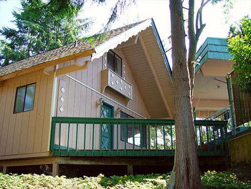 Oyster Bay & Hotel Bremerton